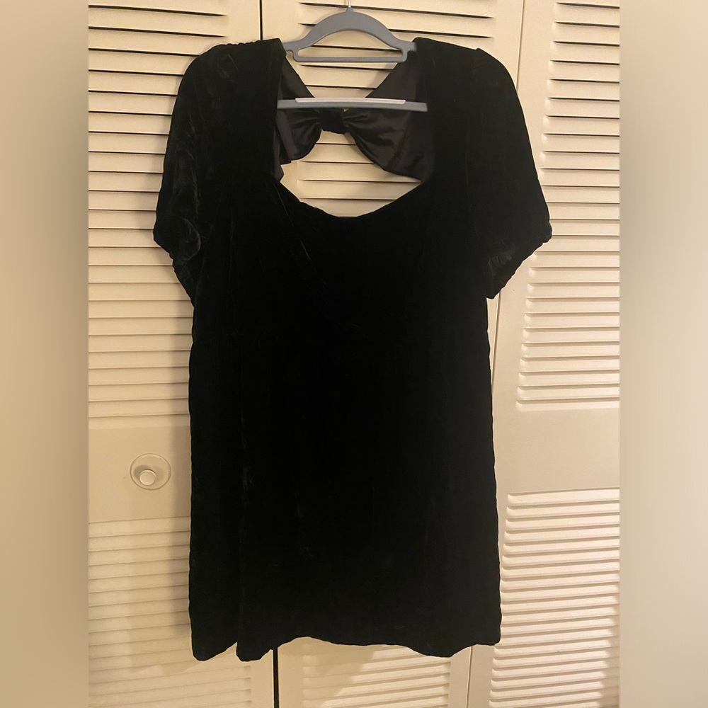 26w ModCloth velvet mini dress with cutout back- RUNS LIKE A 22w
